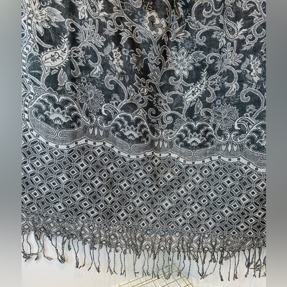 Waverly Celebrations Paisley Pashmina Style Black Gray & Silver Scarf Shawl Wrap